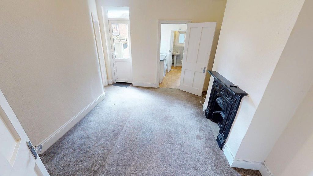 Property photo 3 of 9