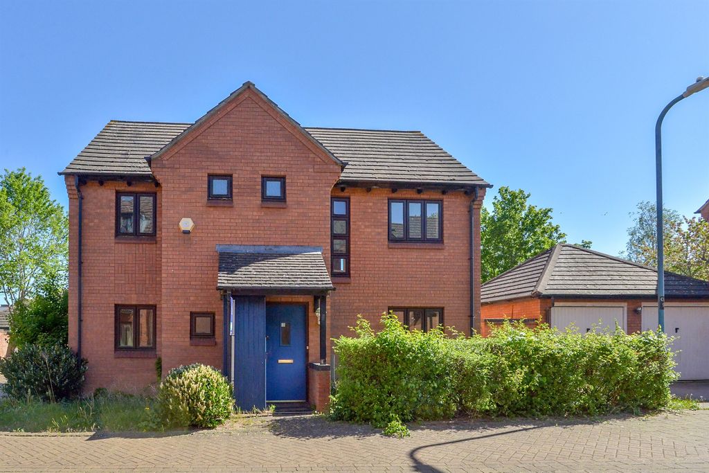 Property photo 1 of 18
