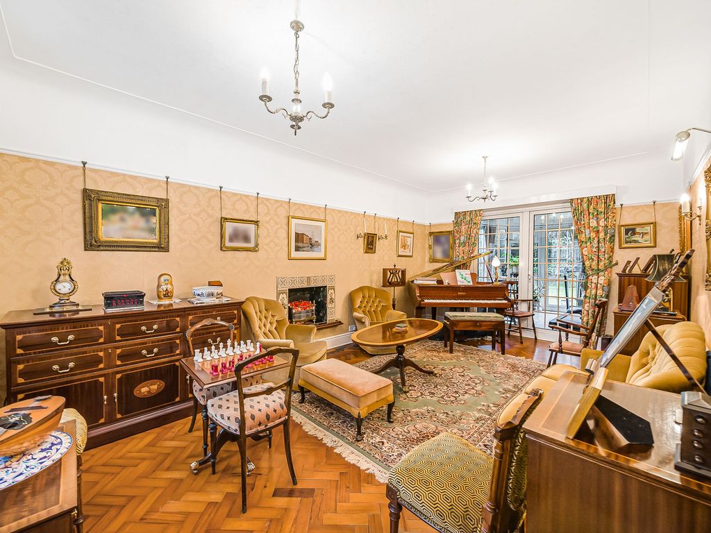 Property photo 2 of 72