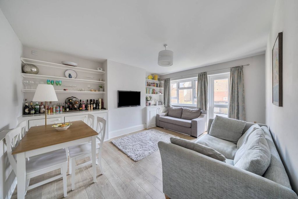 Property photo 2 of 9