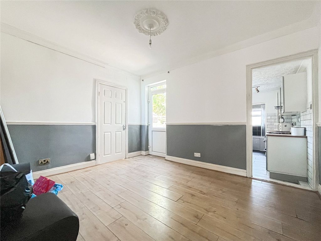 Property photo 3 of 13 Picture No. 09