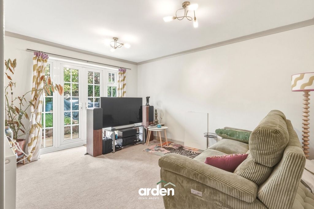 Property photo 3 of 12