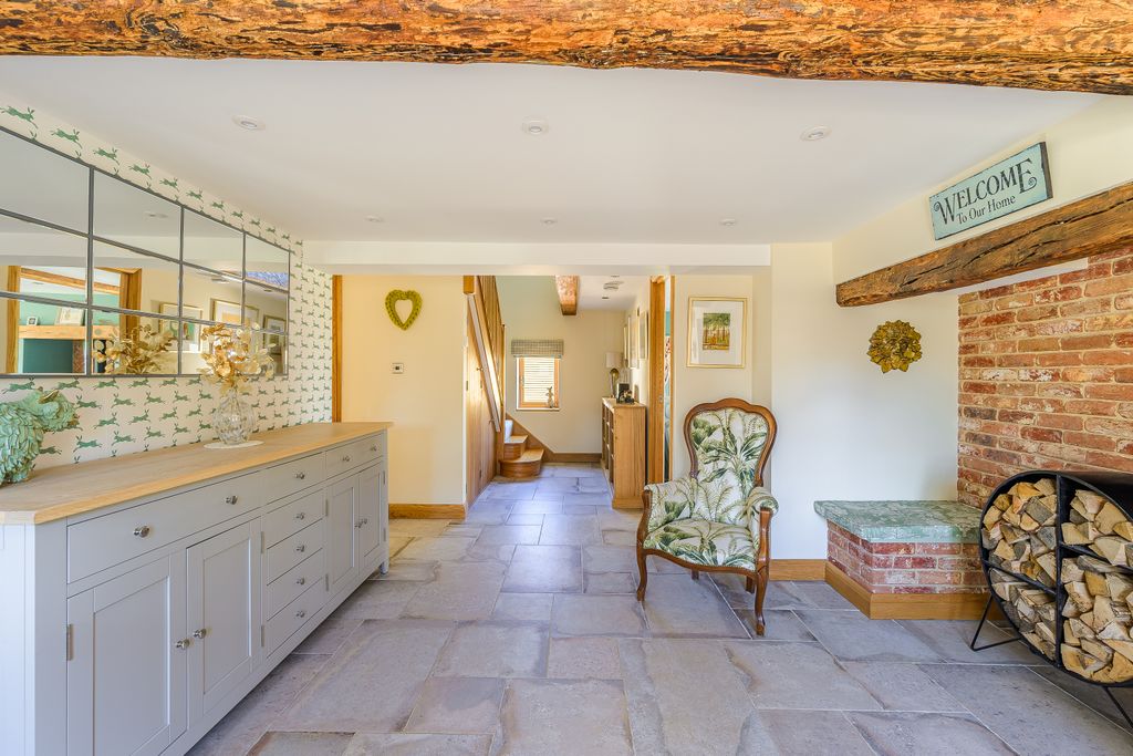 Property photo 3 of 52 Formal Entrance Hall