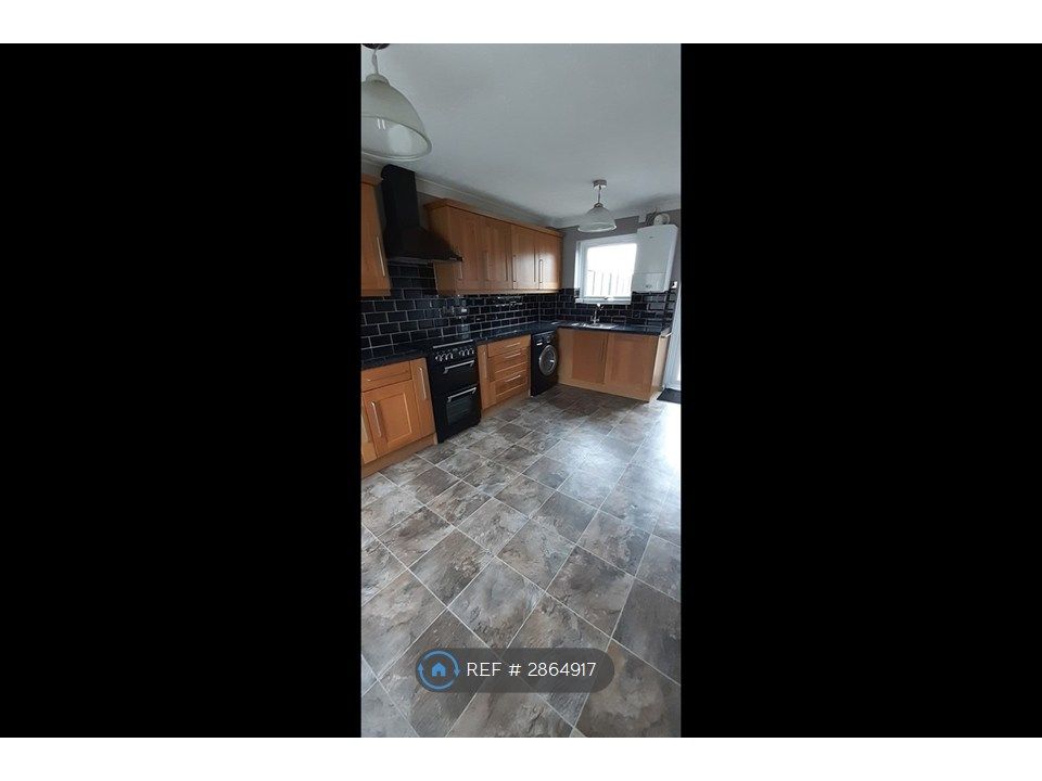 Property photo 3 of 12 Kitchen/Diner