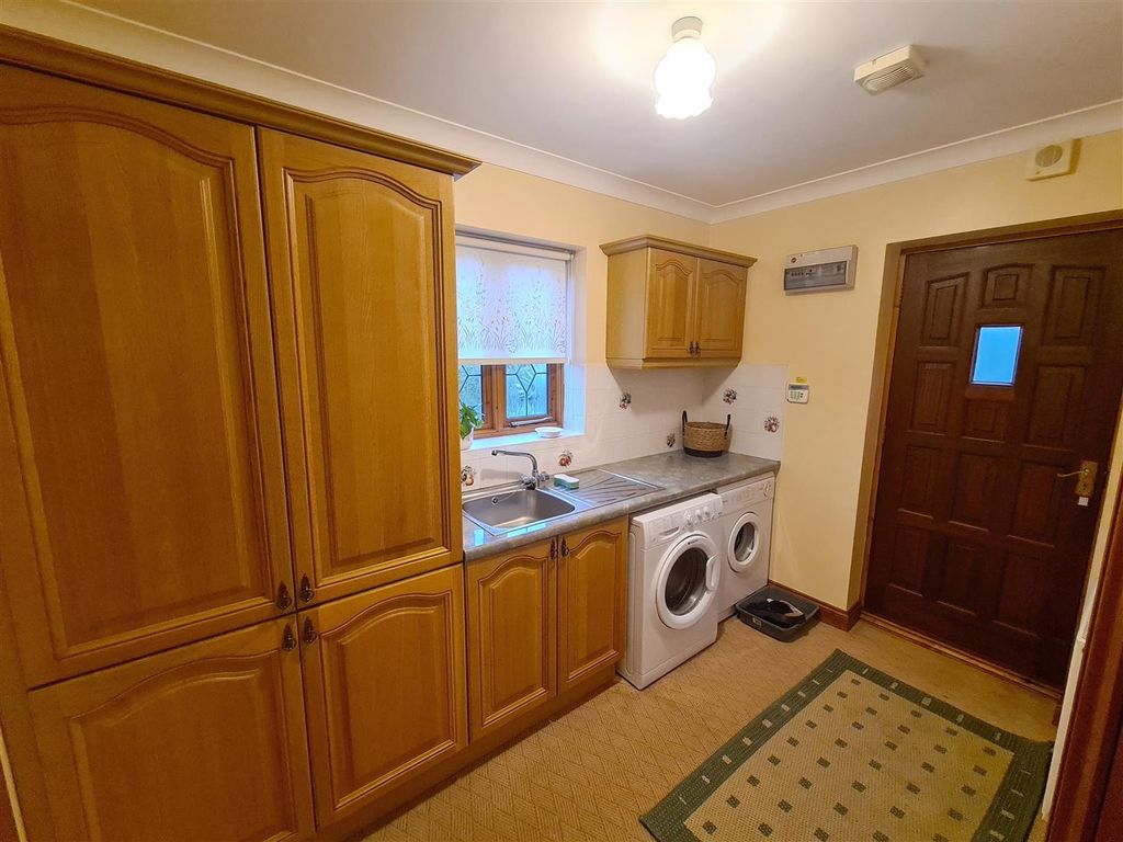 Property photo 3 of 21 Utility Room