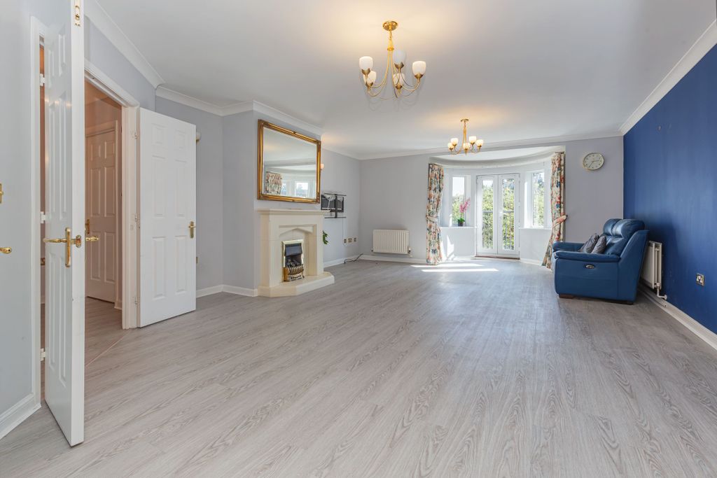 Property photo 2 of 25