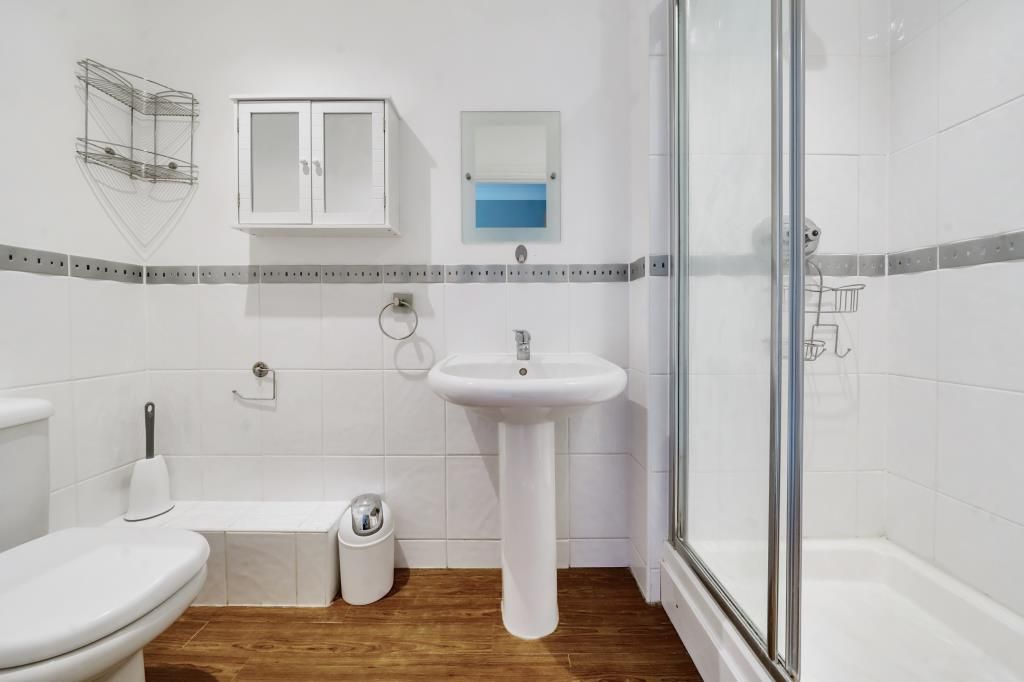 Property photo 2 of 13 Bathroom