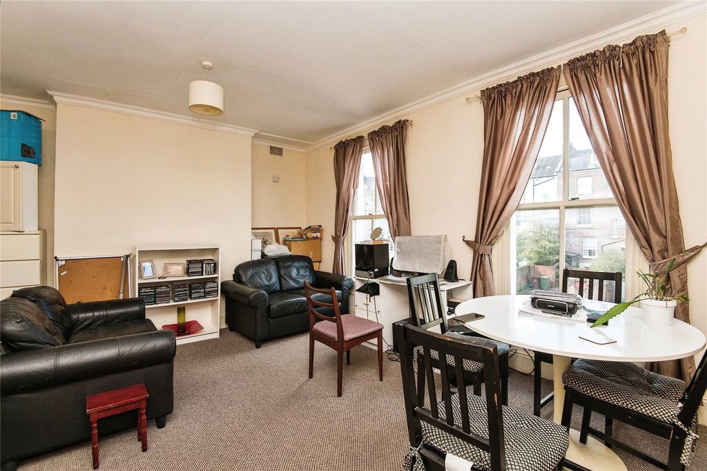 Property photo 3 of 8 Picture No. 07