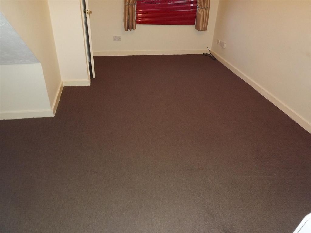 Property photo 3 of 7 Lounge