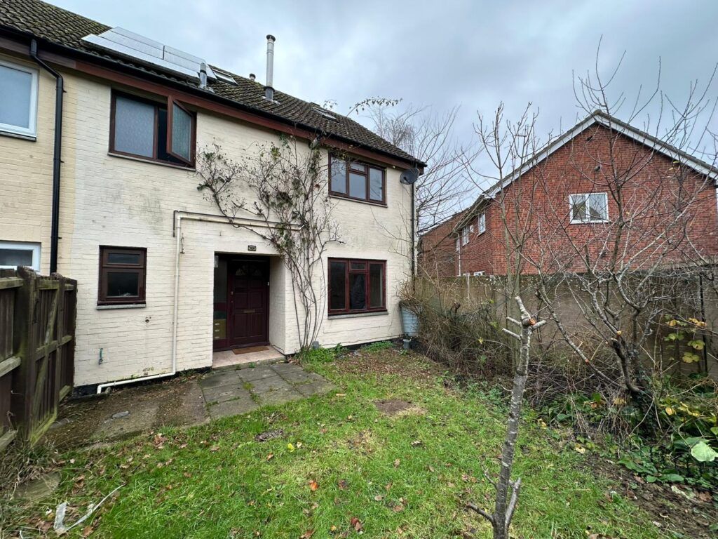 Property photo 1 of 12