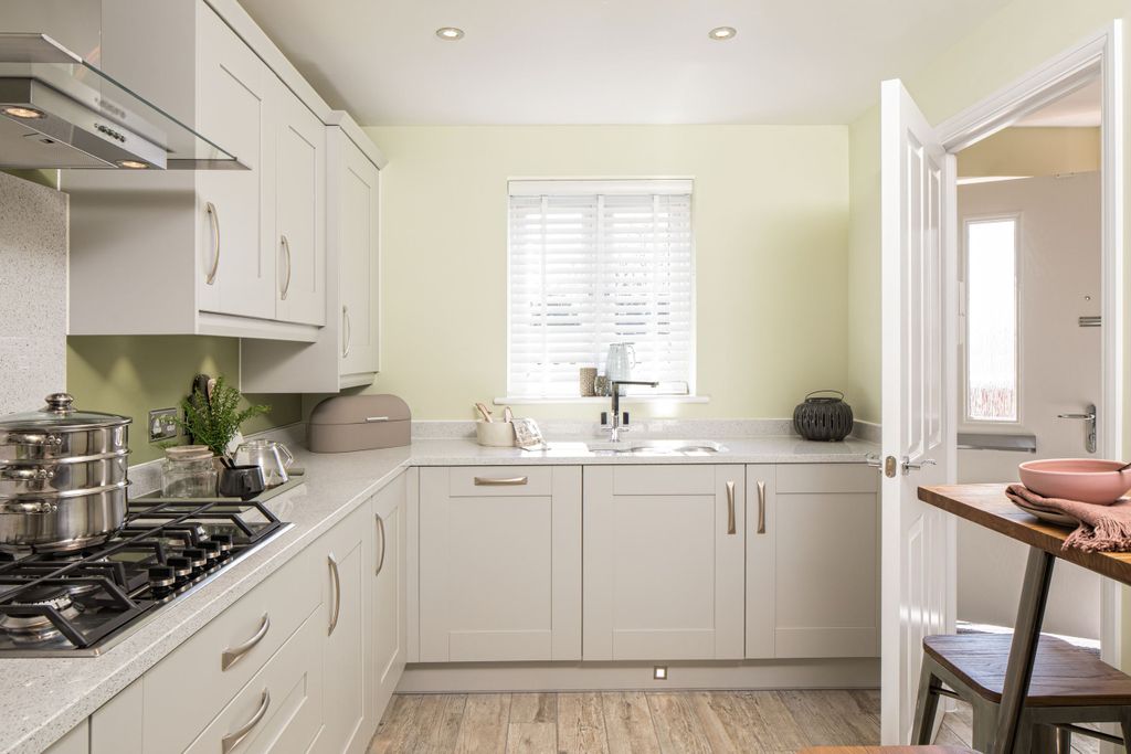 Property photo 3 of 10 Woodcote