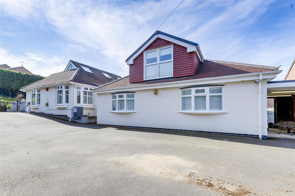 Property photo 1 of 61