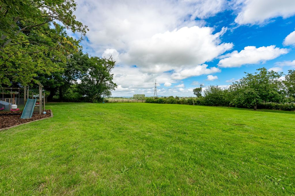 Property photo 3 of 46