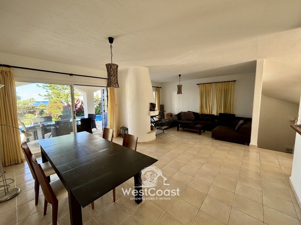 Property photo 2 of 39