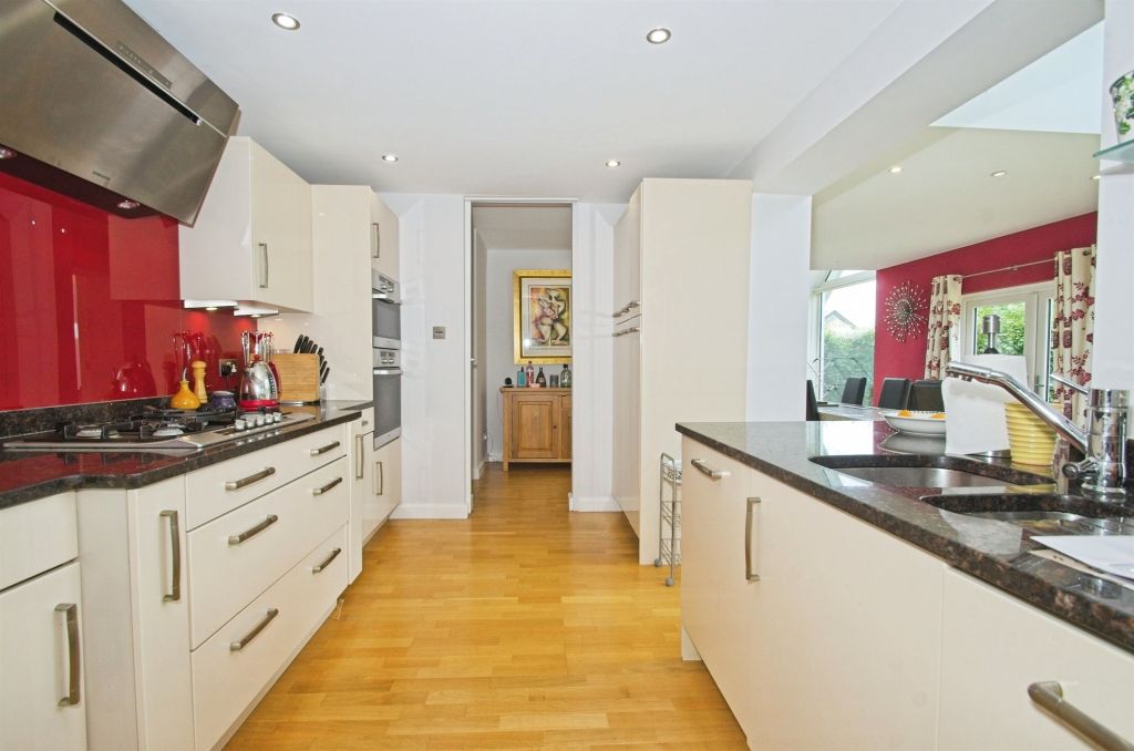 Property photo 3 of 27
