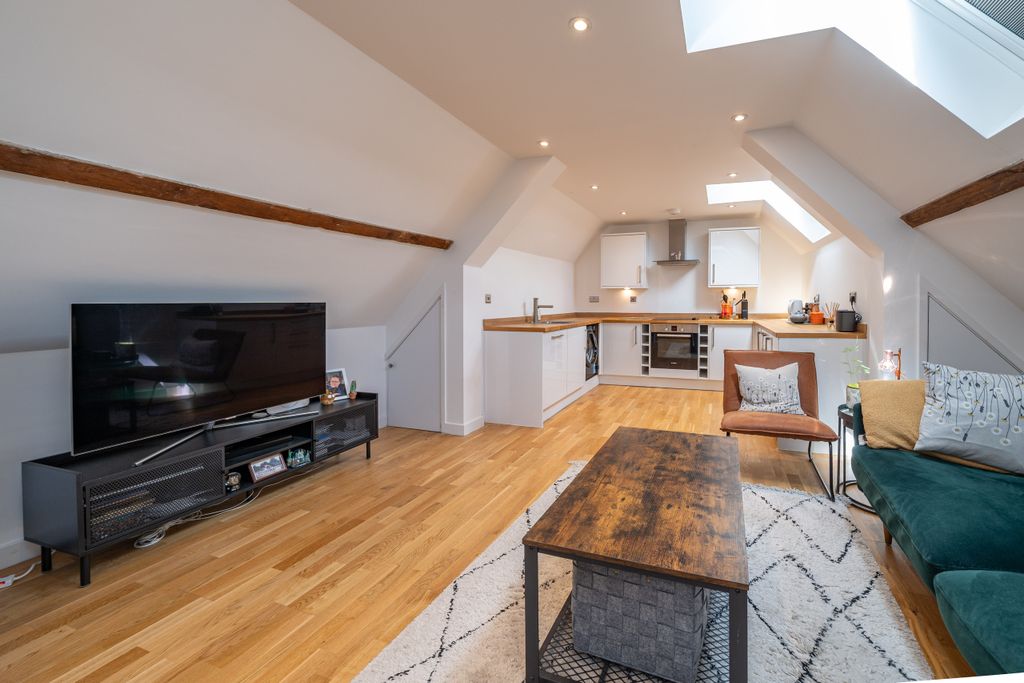 Property photo 3 of 21 14-Pebble-Court-06572