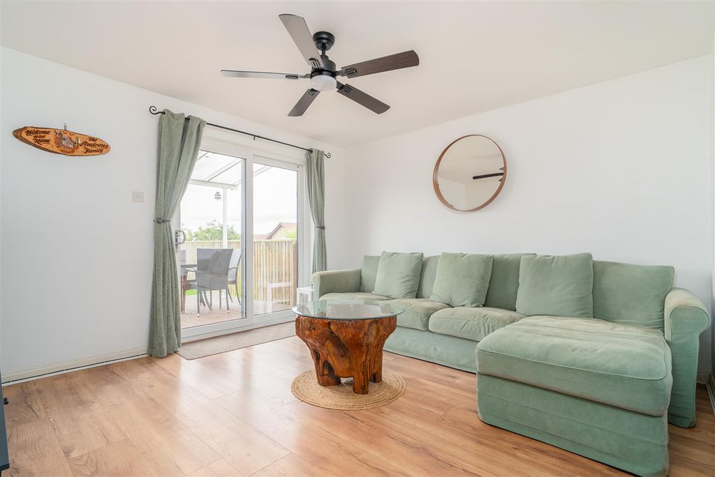 Property photo 3 of 23 47_Springwood_Rise-04.Jpg