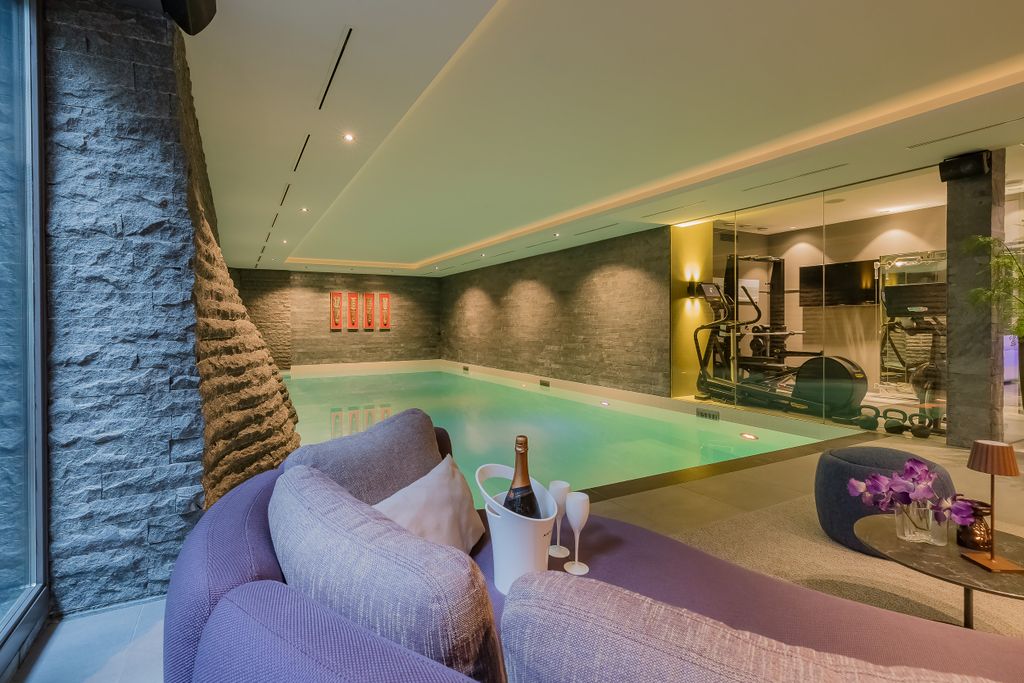 Property photo 3 of 76