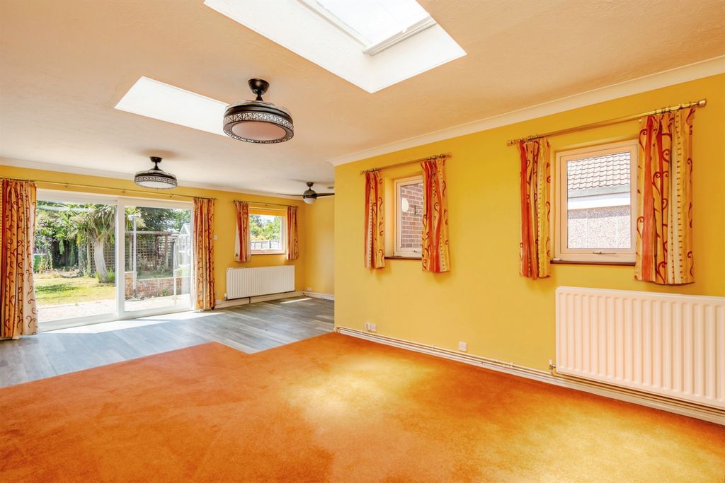 Property photo 3 of 14