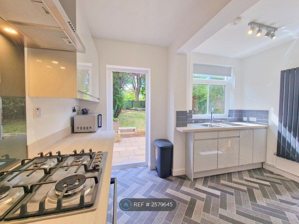 Property photo 1 of 33