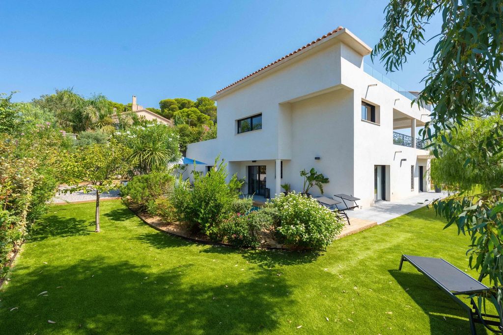 Property photo 3 of 23