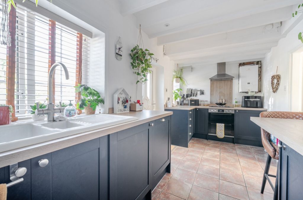 Property photo 2 of 10 1494843-7-6A577B2564Fda