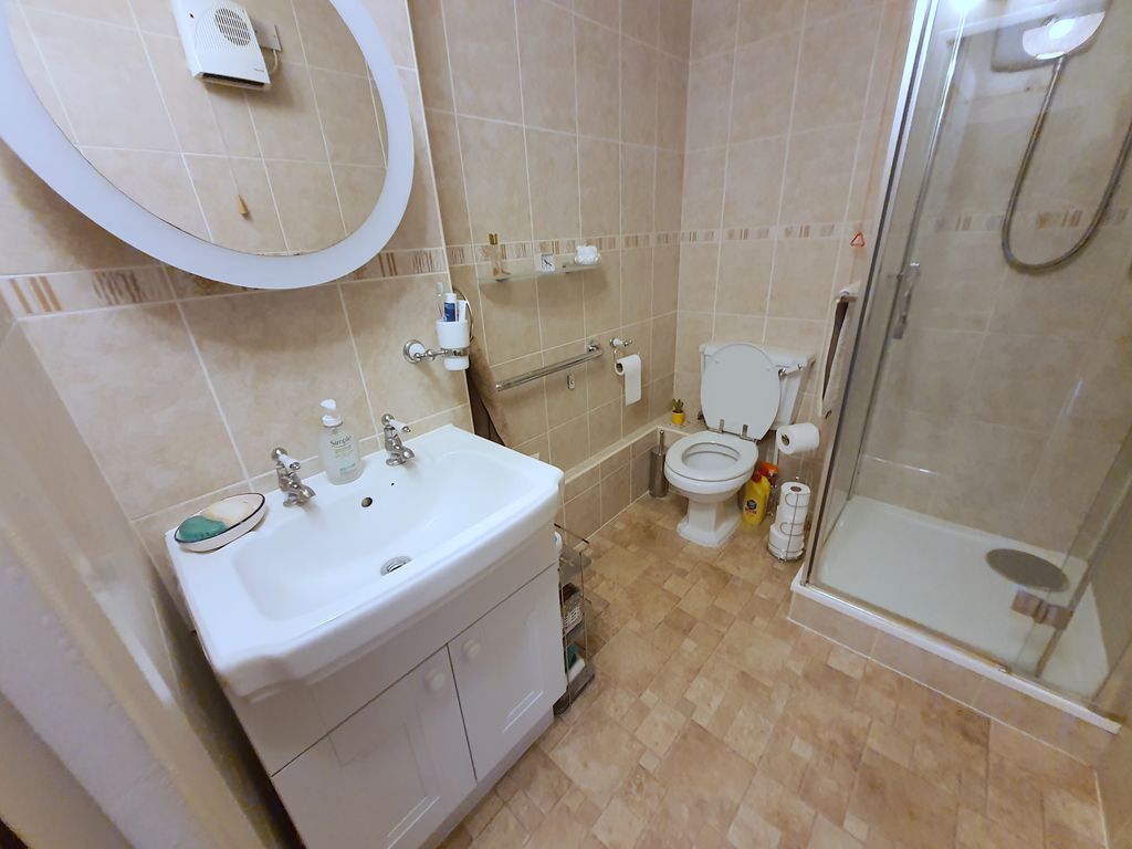 Property photo 3 of 18