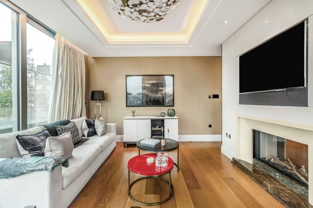 Property photo 2 of 26 Picture No. 36