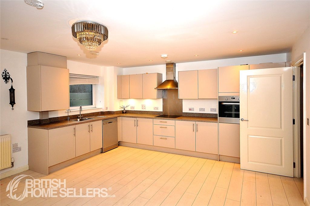 Property photo 3 of 12 Picture No. 14