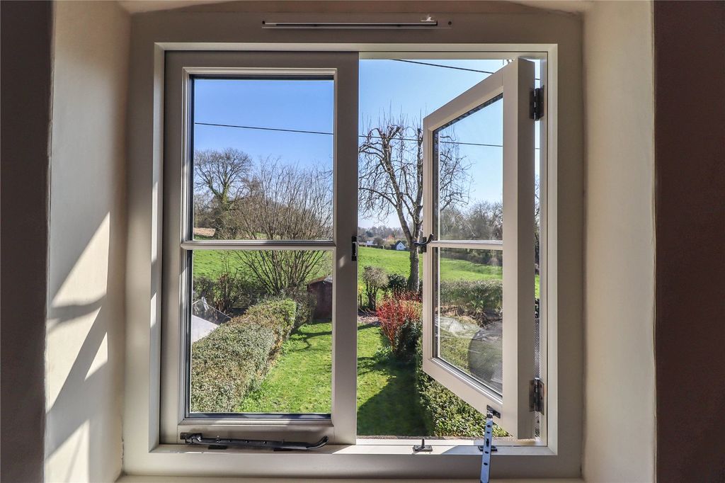 Property photo 3 of 15 Picture No. 17