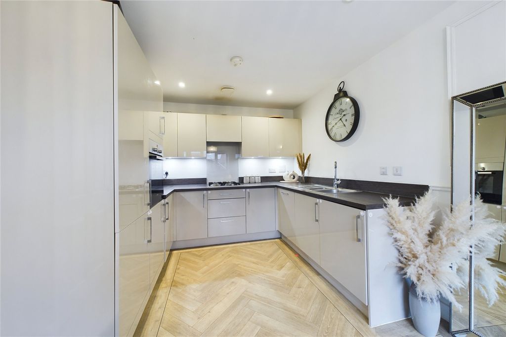 Property photo 3 of 11 Picture No. 02