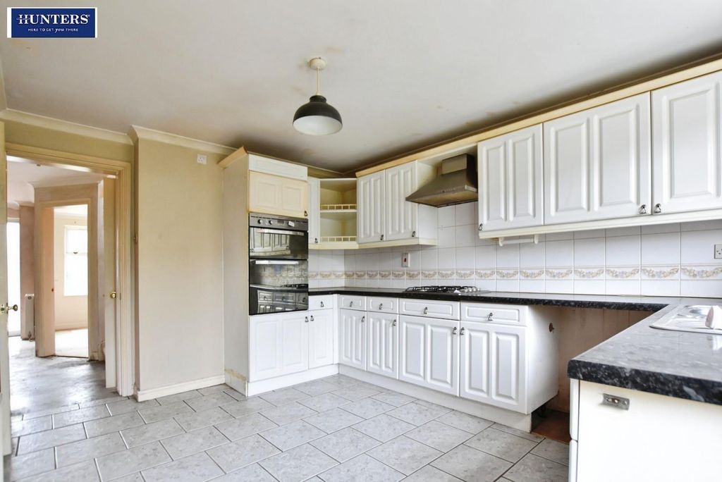 Property photo 1 of 18 Kitchen