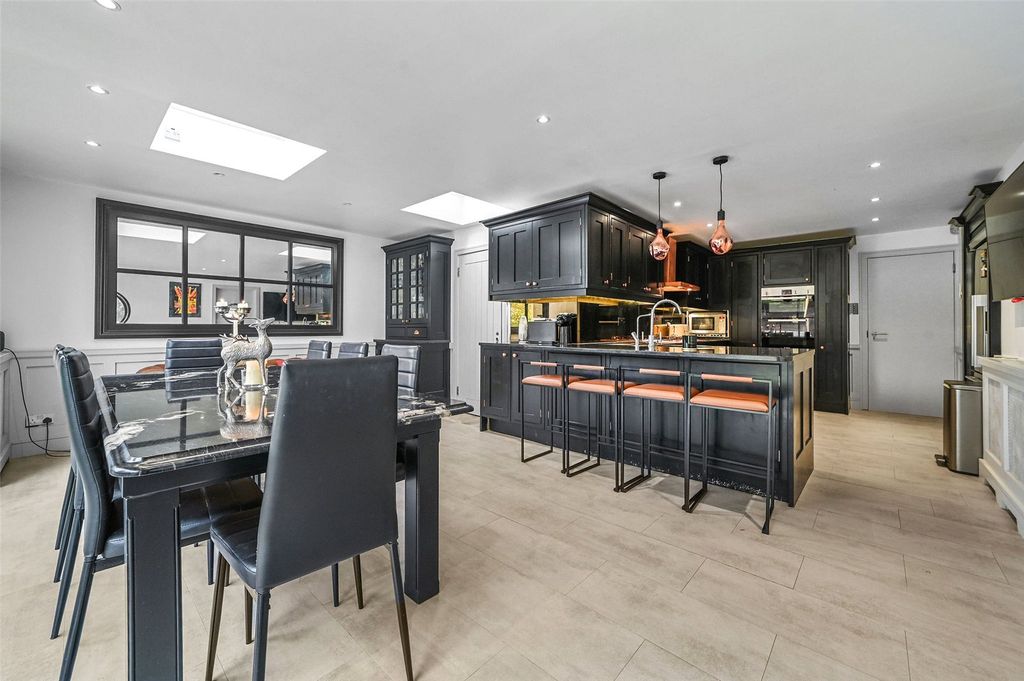 Property photo 3 of 26 Picture No. 17