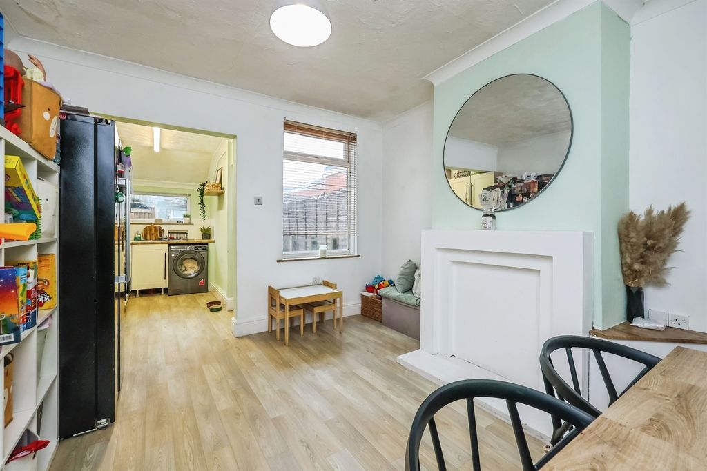 Property photo 3 of 14