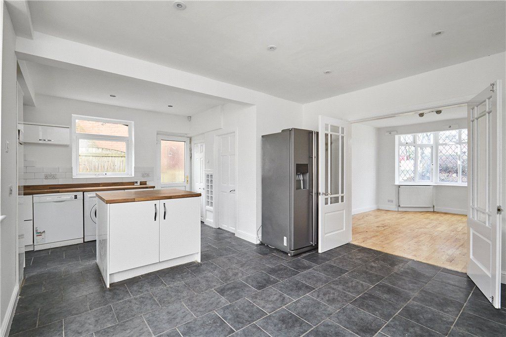 Property photo 3 of 22 Dining Kitchen