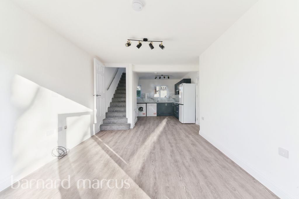 Property photo 2 of 8 Image