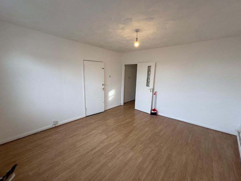 Property photo 2 of 8 Gallery