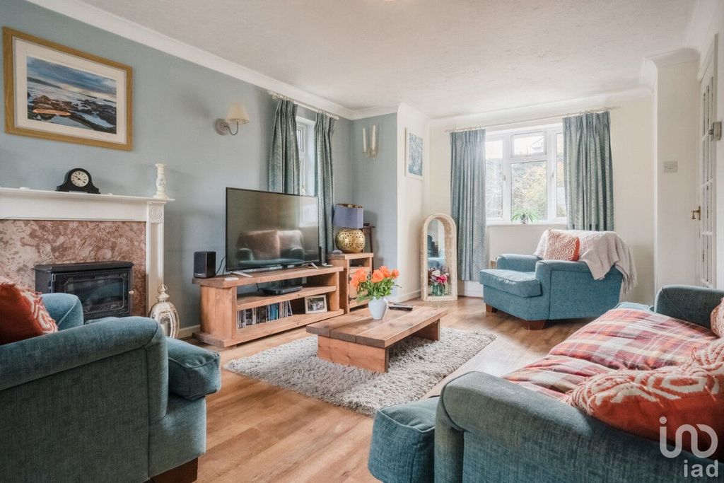 Property photo 3 of 45