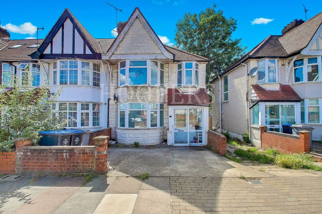 Property photo 1 of 11