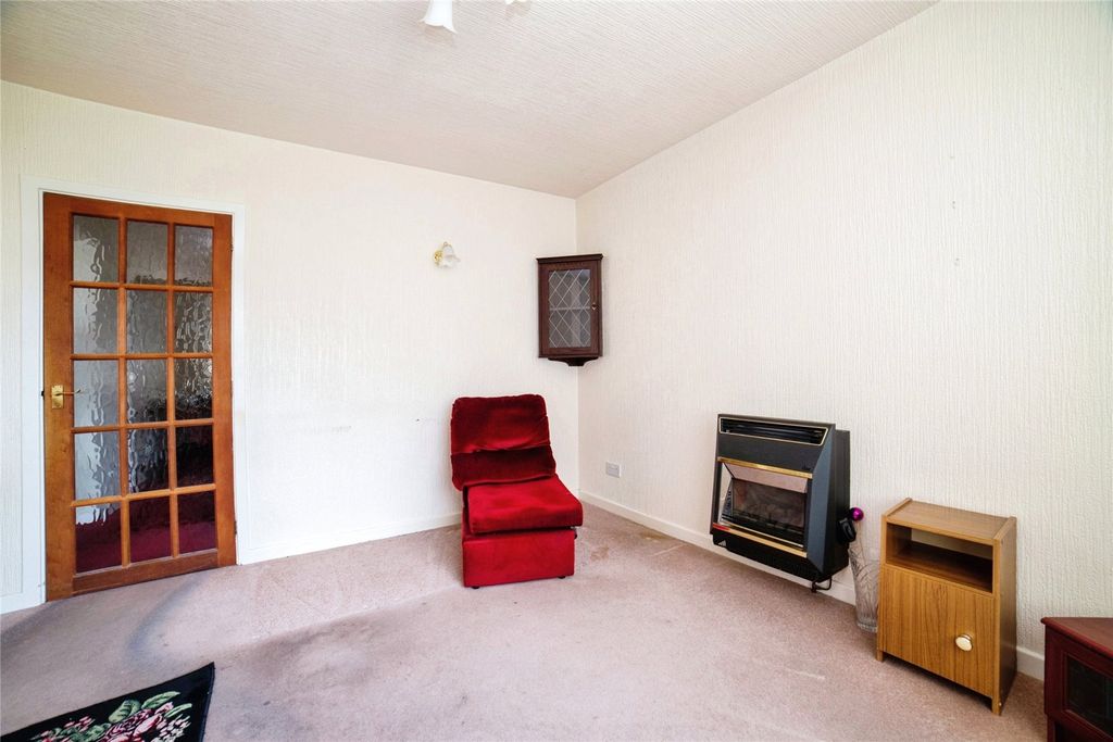 Property photo 2 of 17 Living Room