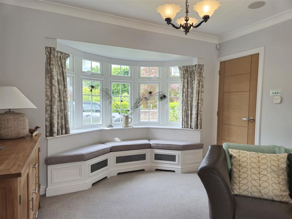 Property photo 3 of 26 Bay Fronted Lounge