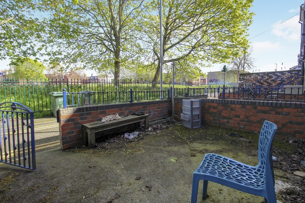 Property photo 3 of 13