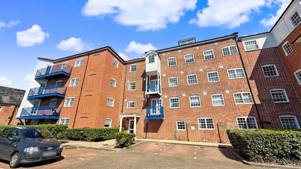 Property photo 1 of 8