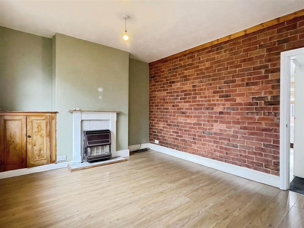 Property photo 1 of 19 Living Room