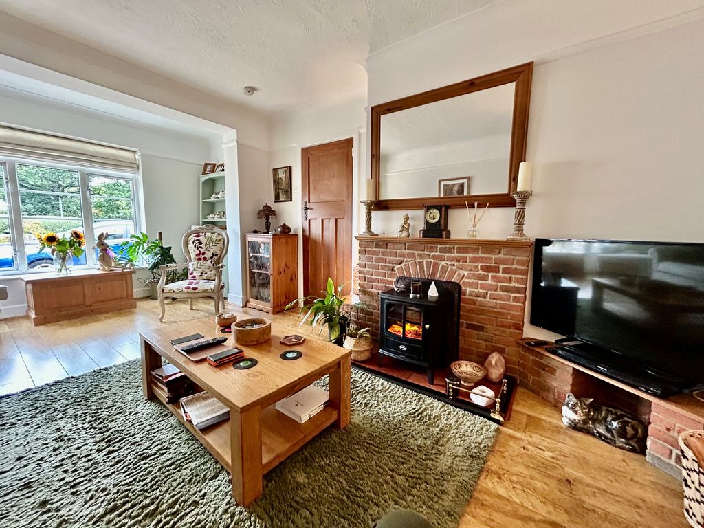 Property photo 3 of 27