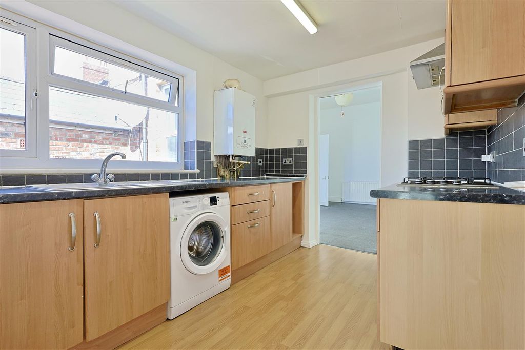 Property photo 3 of 24 9495D61D-A649-4C0B-A247-3B47B531367F_1_201_A.Jpeg