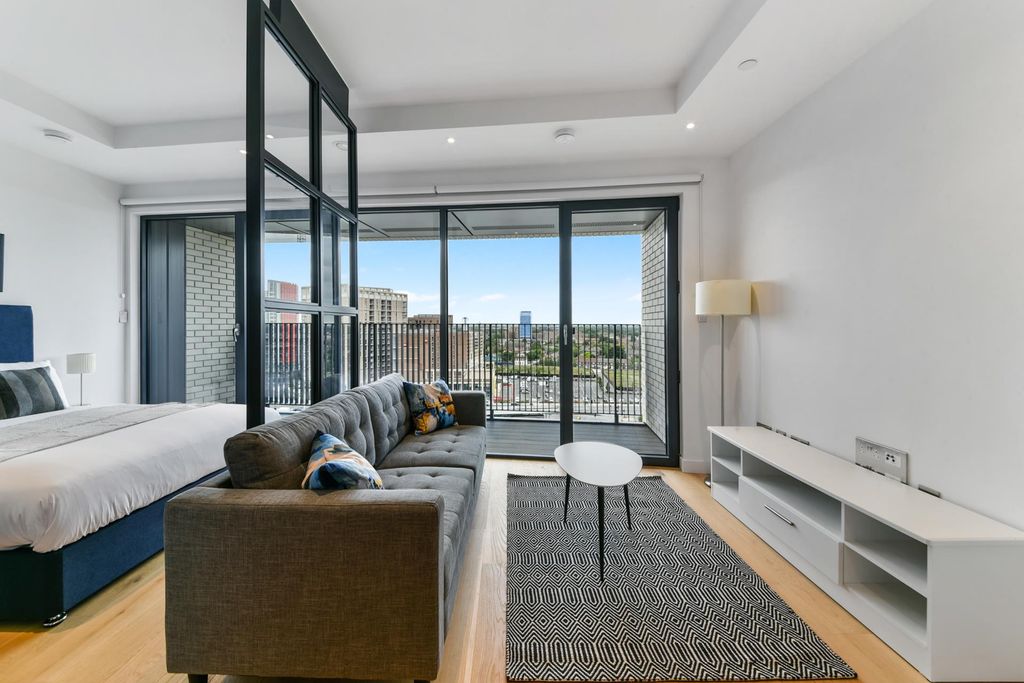 Property photo 3 of 7