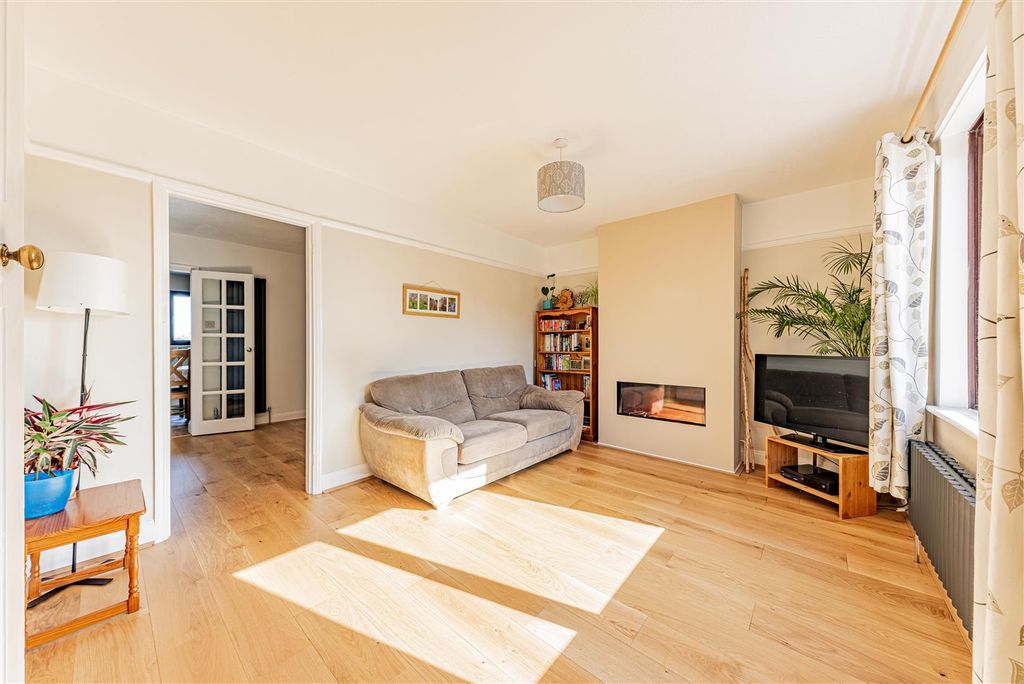 Property photo 3 of 17 L J Imaging-9.Jpg