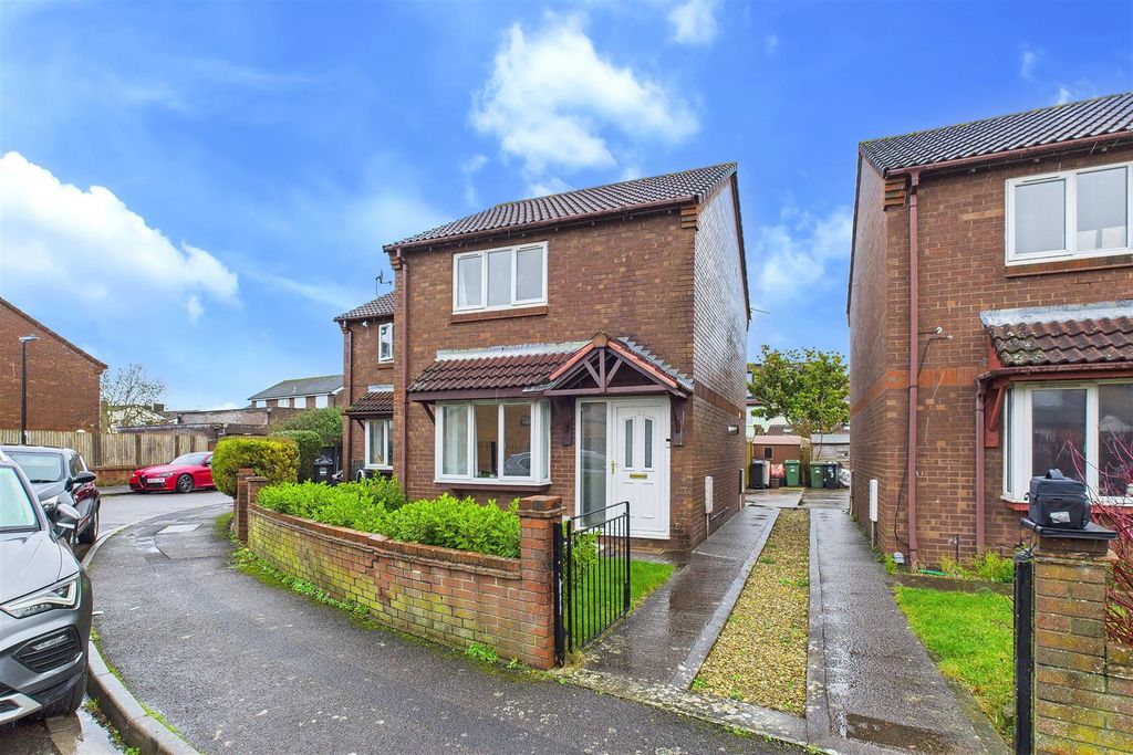 Property photo 1 of 12