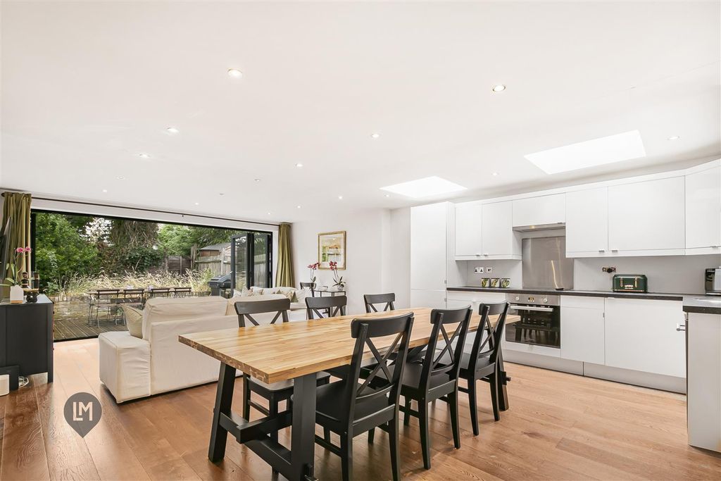 Property photo 1 of 6 Living/Dining/Kitchen
